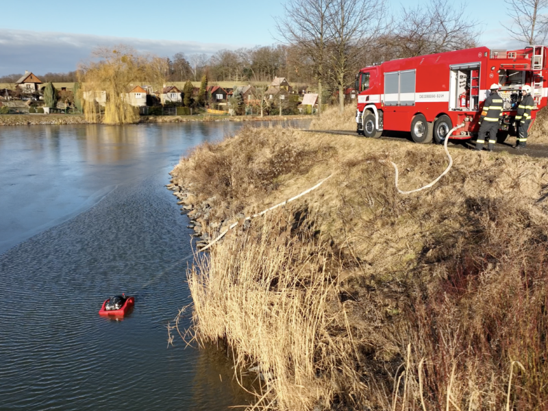 The maximum flow of floating pump is difficult to achieve, it is affected by delivery height