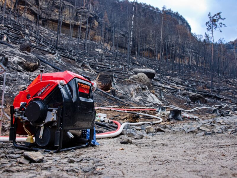 Tohatsu pumps help keep the largest fire in history under control